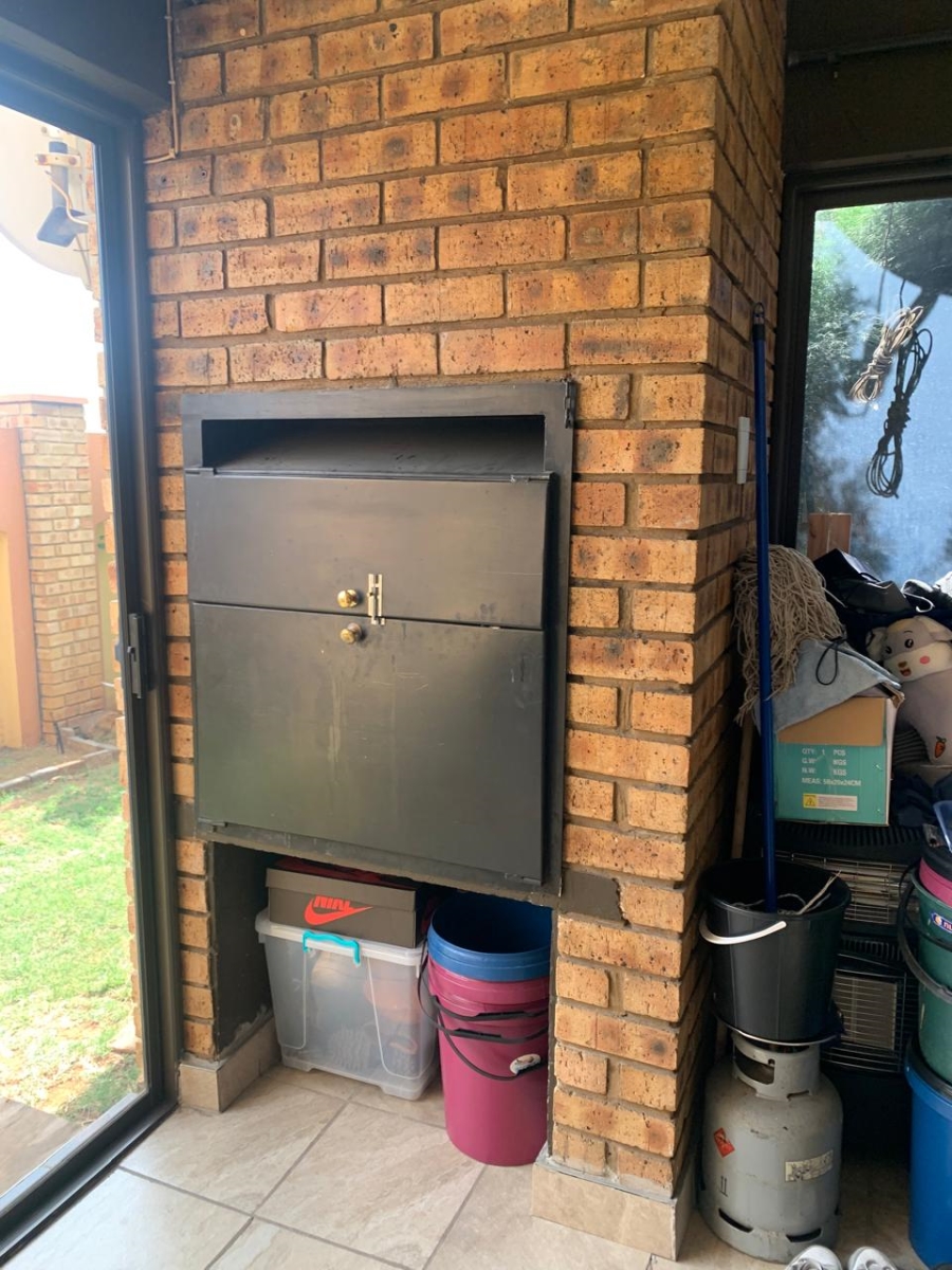 To Let 2 Bedroom Property for Rent in Vaalpark Free State